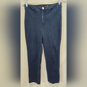 Lyssé• High Rise Jeggings in Dark Indigo. Sz M